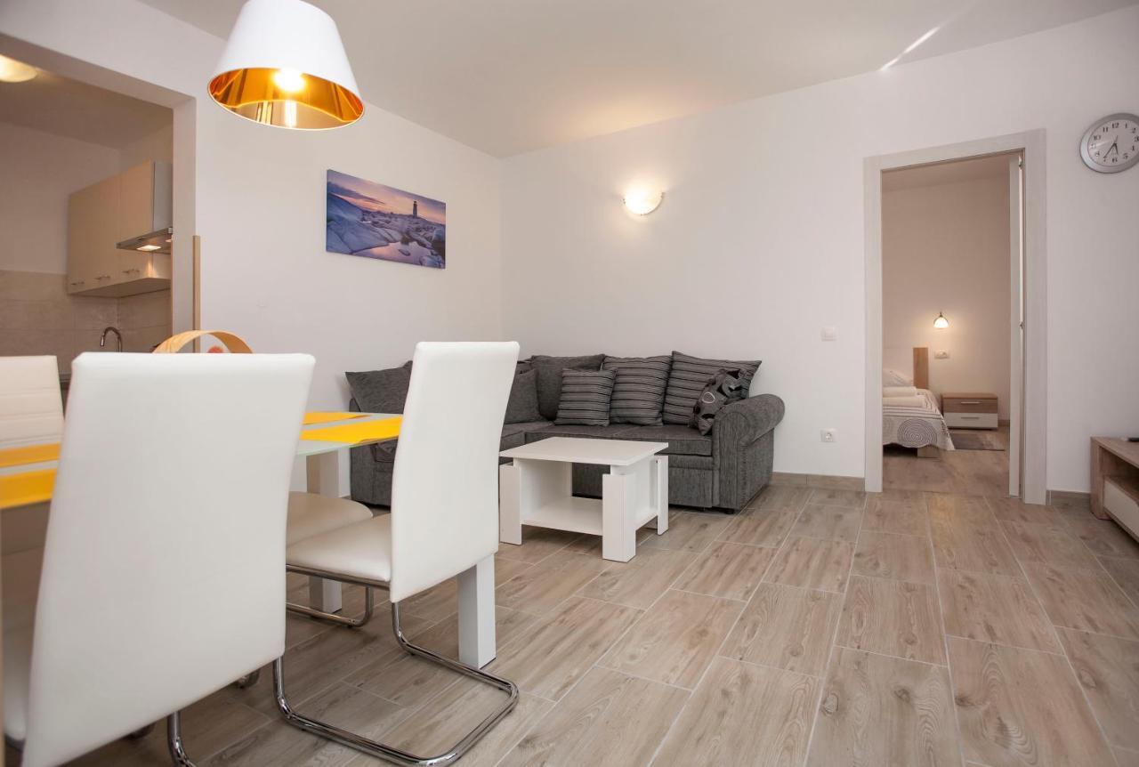 Apartmani Dragica 罗维尼 外观 照片