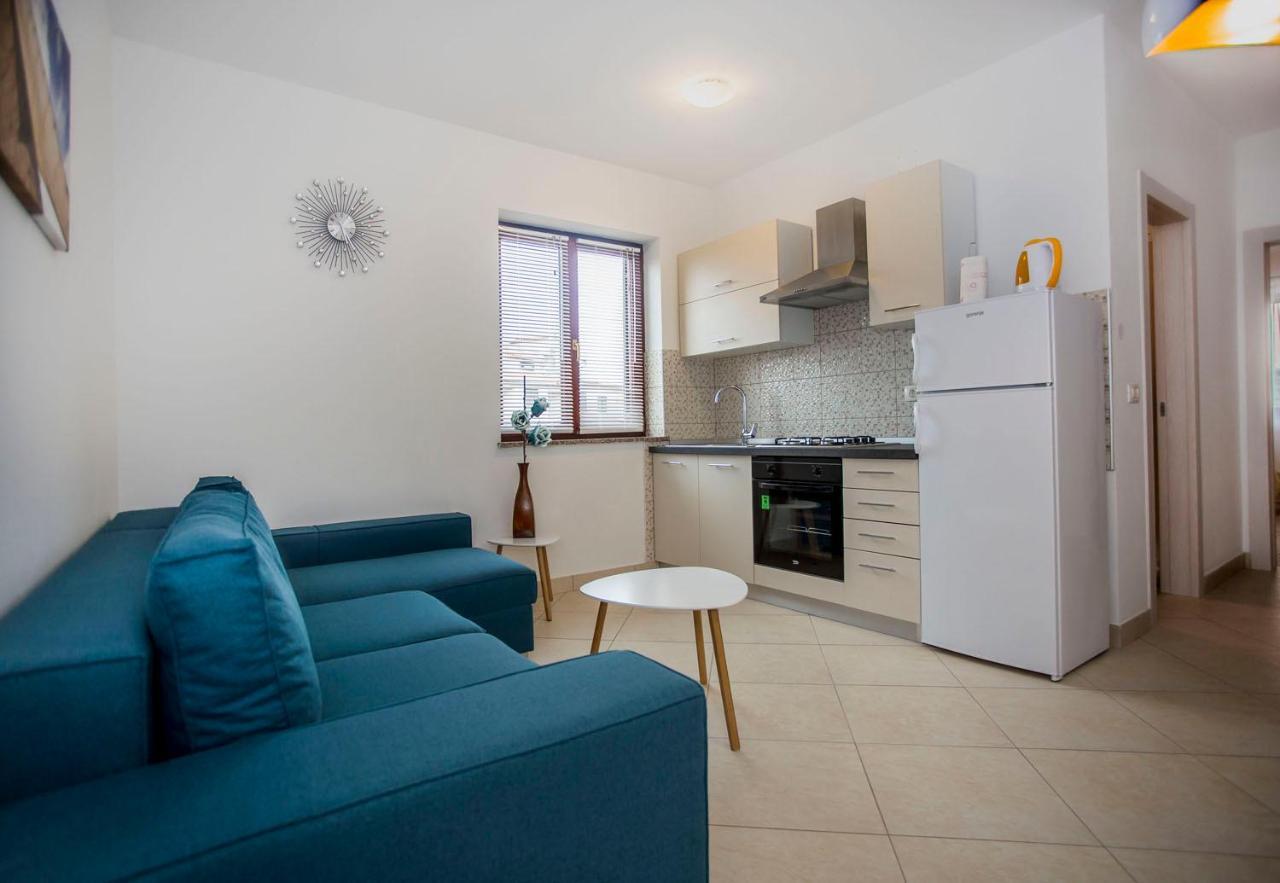 Apartmani Dragica 罗维尼 外观 照片