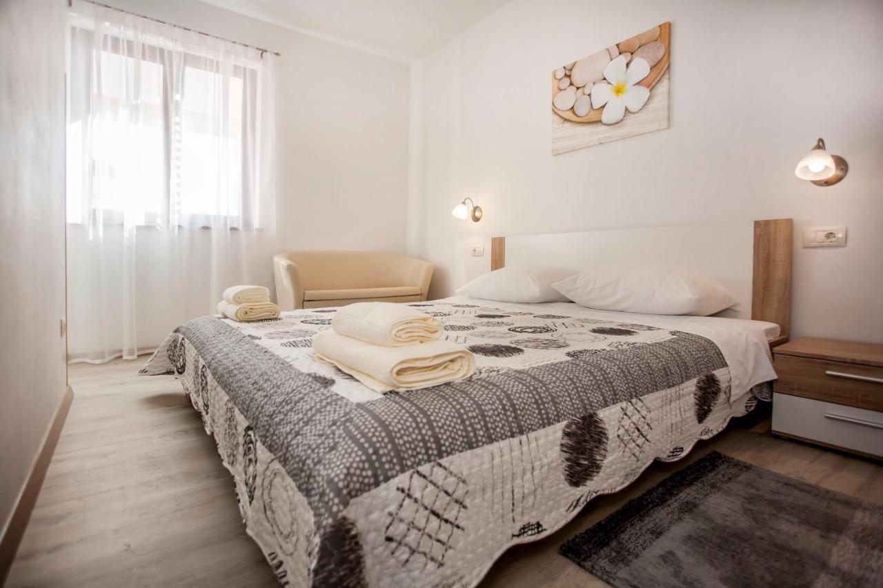 Apartmani Dragica 罗维尼 外观 照片