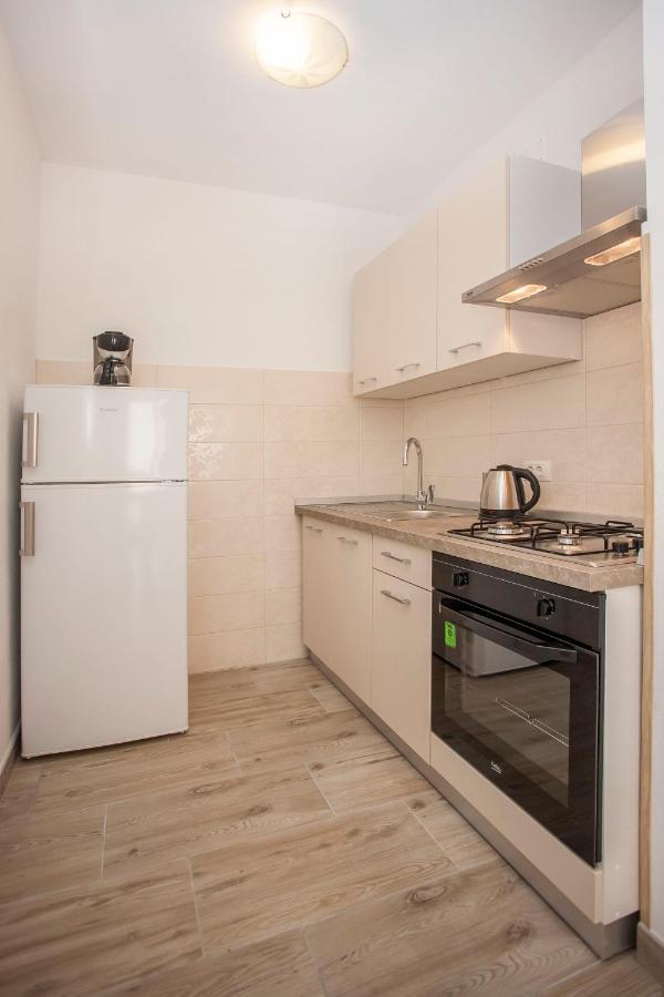 Apartmani Dragica 罗维尼 外观 照片