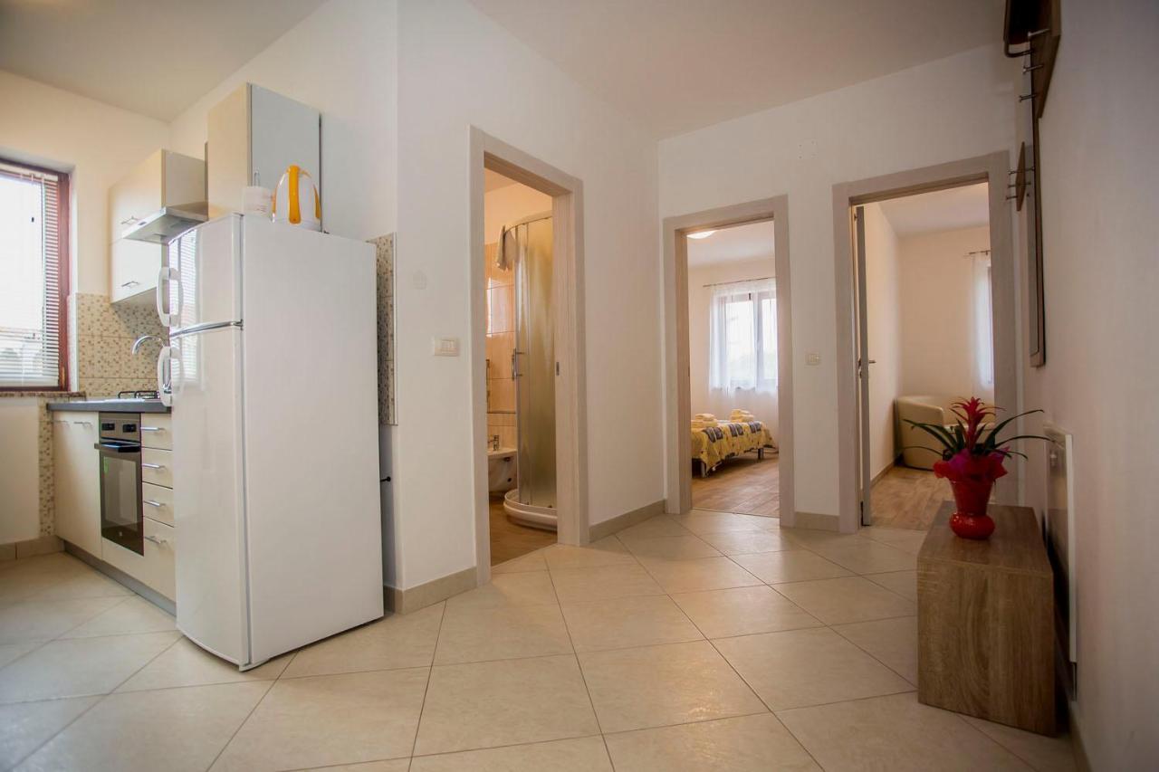 Apartmani Dragica 罗维尼 外观 照片