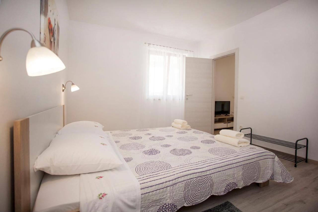 Apartmani Dragica 罗维尼 外观 照片