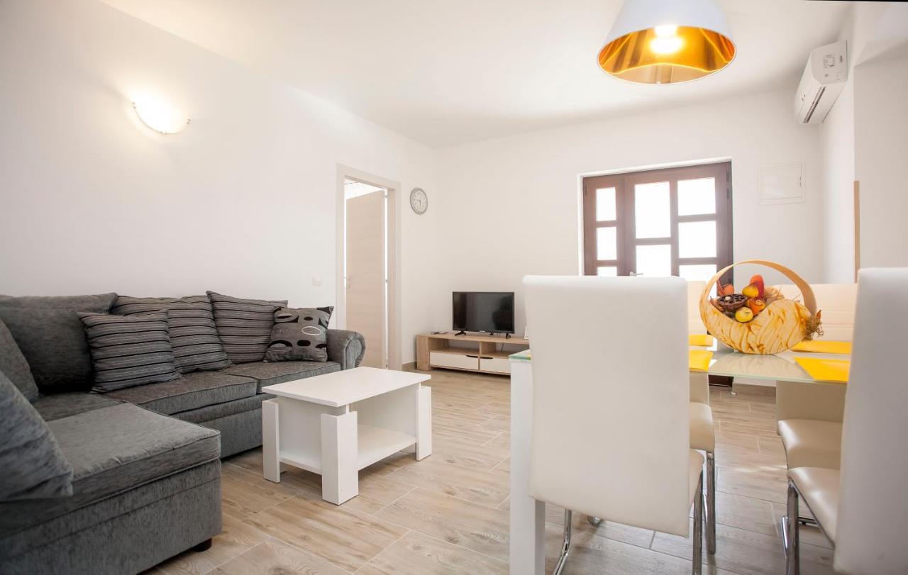 Apartmani Dragica 罗维尼 外观 照片