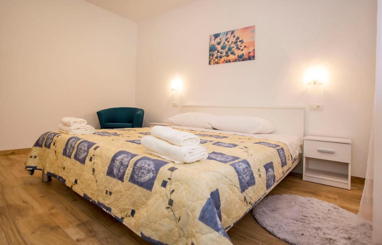 Apartmani Dragica 罗维尼 外观 照片