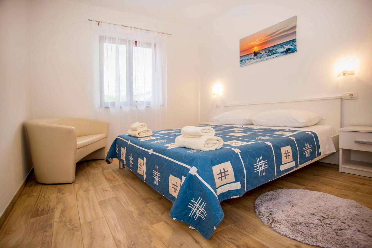 Apartmani Dragica 罗维尼 外观 照片