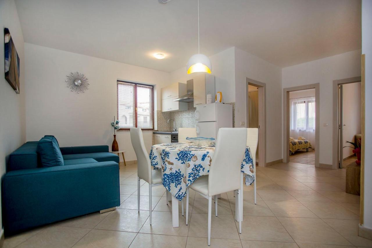 Apartmani Dragica 罗维尼 外观 照片