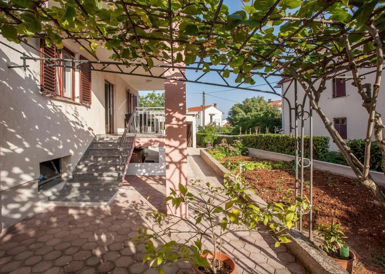 Apartmani Dragica 罗维尼 外观 照片