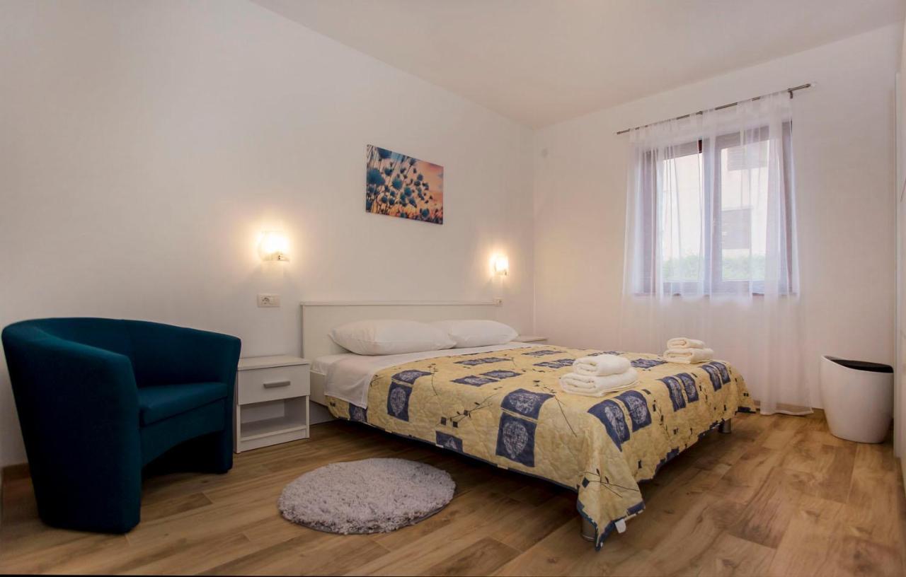 Apartmani Dragica 罗维尼 外观 照片
