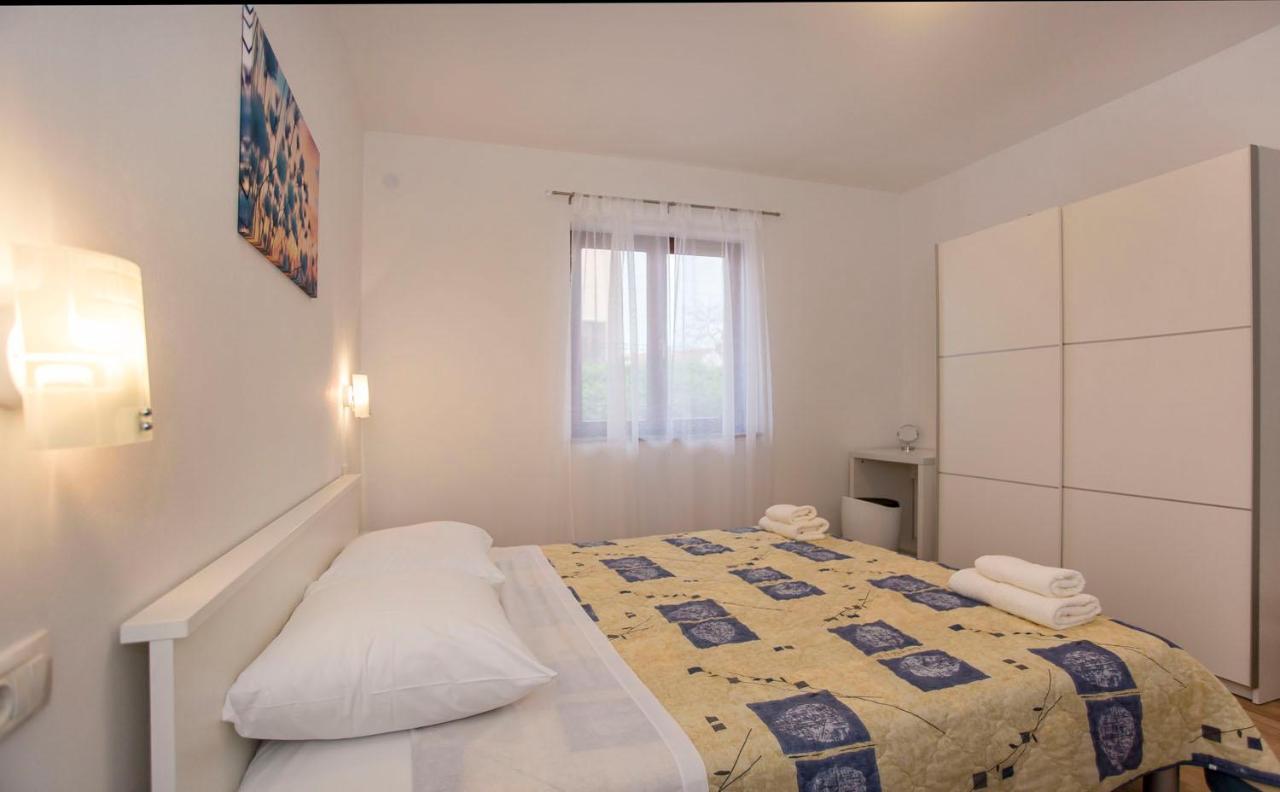 Apartmani Dragica 罗维尼 外观 照片